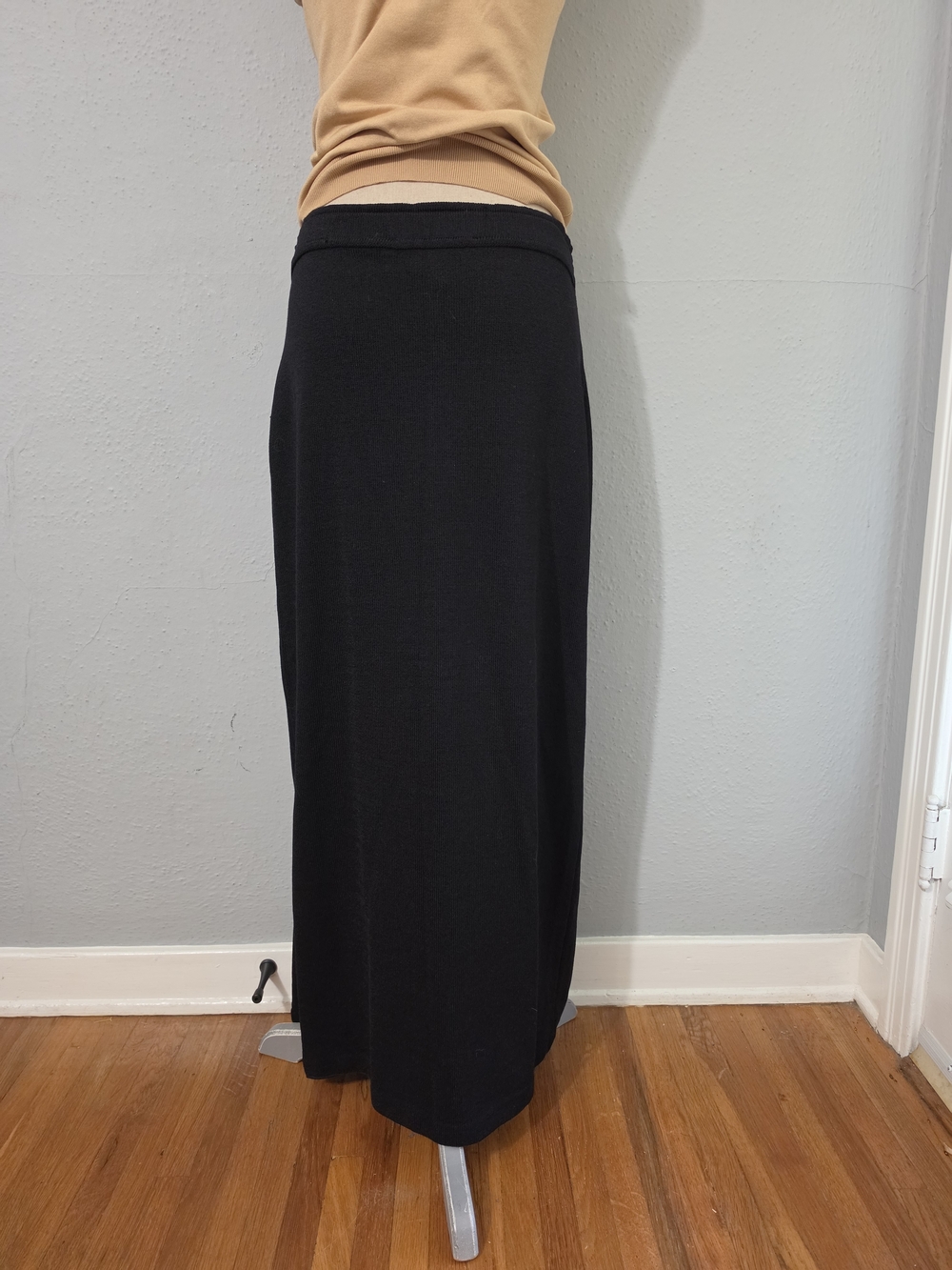 St John Sport by Marie Gray Classic Black Maxi Skirt Size Med - Picture 4 of 9